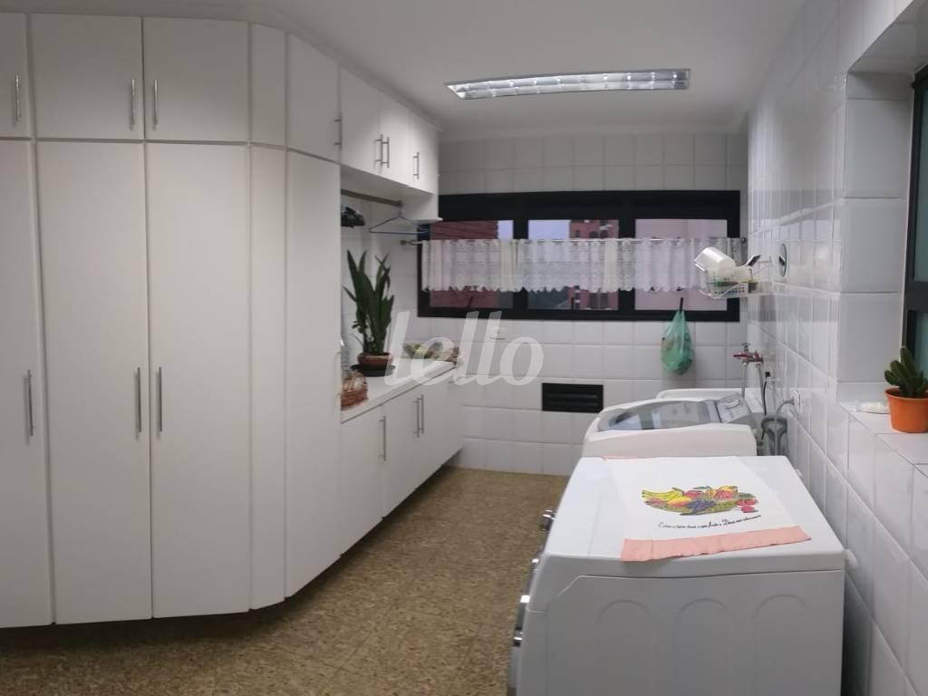 ÁREA DE SERVIÇO de Apartamento à venda, Padrão com 138 m², 3 quartos e 4 vagas em Tatuapé - São Paulo