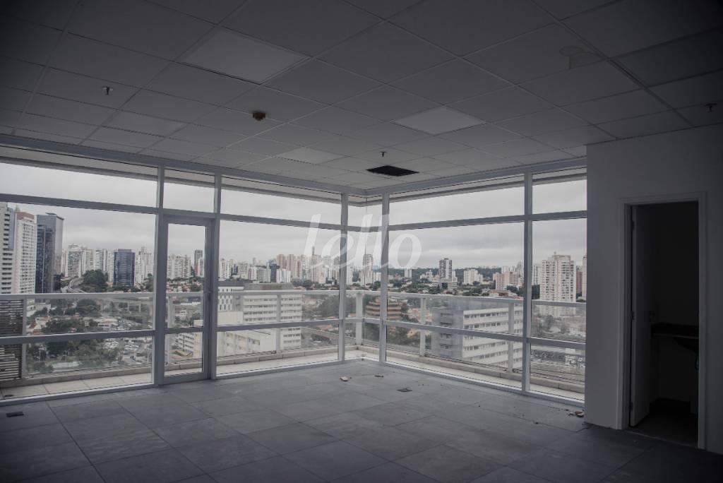 SALA 1 de Sala / Conjunto para alugar, Padrão com 138 m², e 4 vagas em Cidade Monções - São Paulo