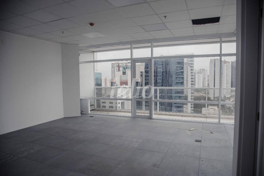 SALA 1 de Sala / Conjunto para alugar, Padrão com 138 m², e 4 vagas em Cidade Monções - São Paulo