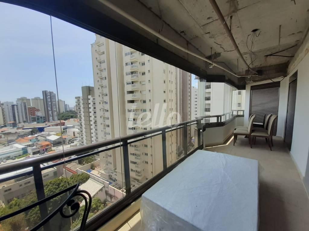VARANDA GOURMET de Apartamento à venda, cobertura - Padrão com 339 m², 3 quartos e 4 vagas em Tatuapé - São Paulo