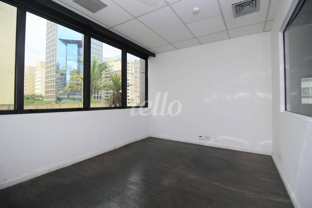 SALA de Sala / Conjunto para alugar, Padrão com 395 m², e 5 vagas em Bela Vista - São Paulo