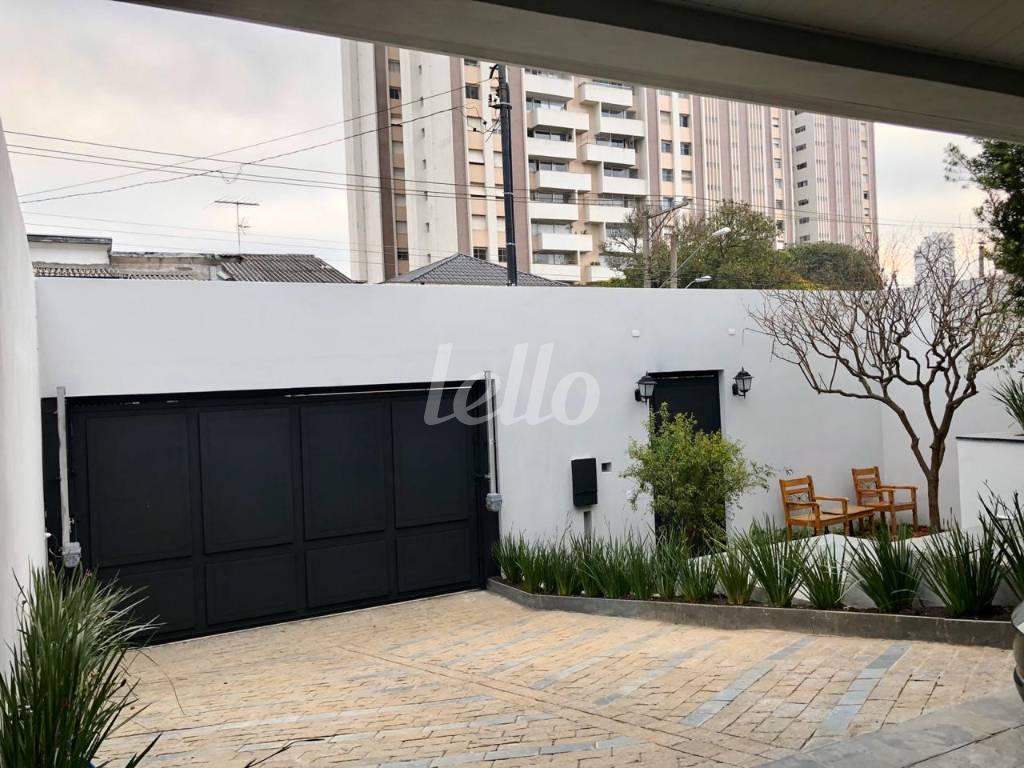 ENTRADA GARAGEM de Casa à venda, sobrado com 540 m², 3 quartos e 6 vagas em Parque da Mooca - São Paulo