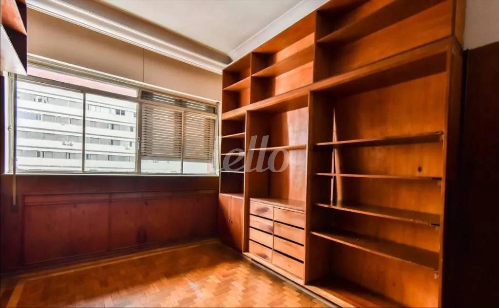 ESCRITÓRIO de Apartamento à venda, Padrão com 170 m², 3 quartos e 1 vaga em Jardins - São Paulo
