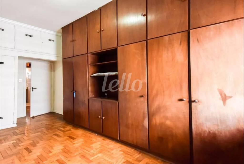 DORMITÓRIO de Apartamento à venda, Padrão com 170 m², 3 quartos e 1 vaga em Jardins - São Paulo