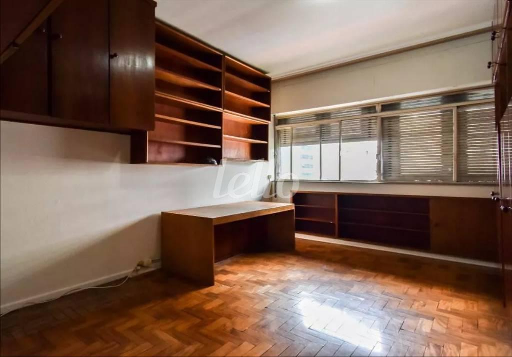 DORMITÓRIO de Apartamento à venda, Padrão com 170 m², 3 quartos e 1 vaga em Jardins - São Paulo