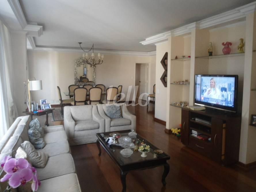 SALA de Apartamento à venda, Padrão com 170 m², 3 quartos e 1 vaga em Paraíso - São Paulo