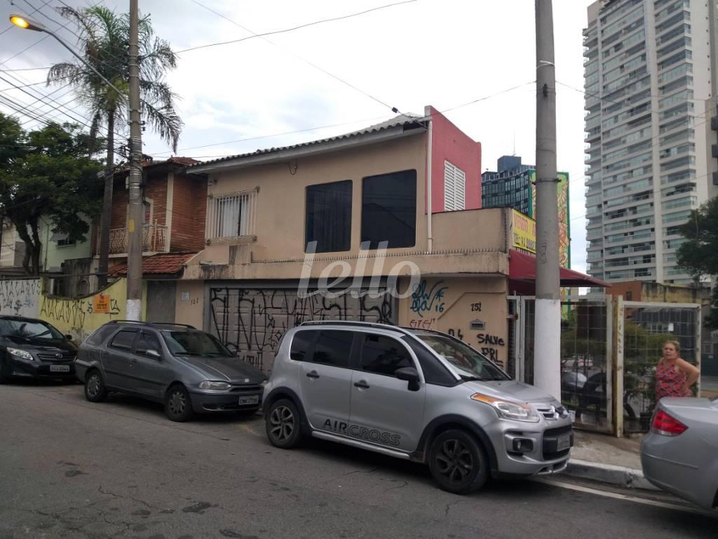 FACHADA de Casa à venda, sobrado com 264 m², 3 quartos e 3 vagas em Pinheiros - São Paulo