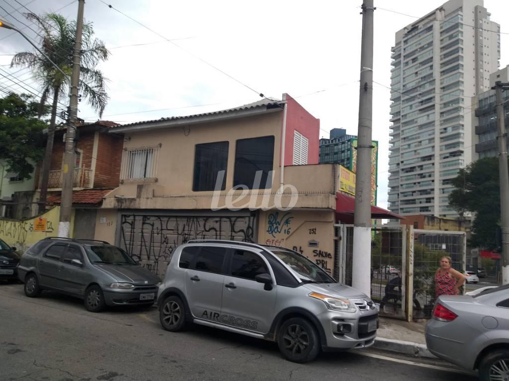 FACHADA de Casa à venda, sobrado com 264 m², 3 quartos e 3 vagas em Pinheiros - São Paulo