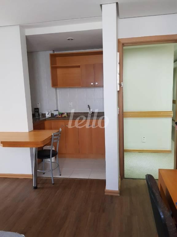 SALA de Apartamento à venda, Padrão com 40 m², 1 quarto e 1 vaga em Centro - Santo André