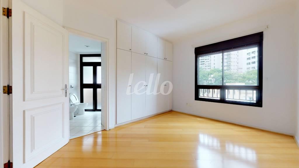 SUITE de Apartamento à venda, Padrão com 292 m², 4 quartos e em Jardim Paulista - São Paulo