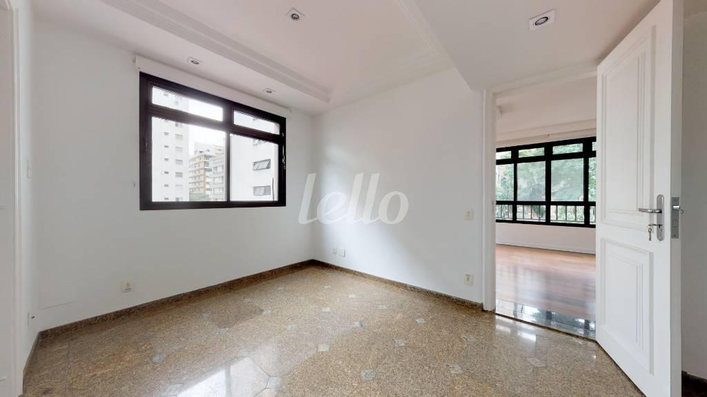 DORMITÓRIO de Apartamento à venda, Padrão com 292 m², 4 quartos e em Jardim Paulista - São Paulo
