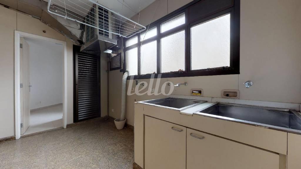 ÁREA DE SERVIÇO de Apartamento à venda, Padrão com 292 m², 4 quartos e em Jardim Paulista - São Paulo