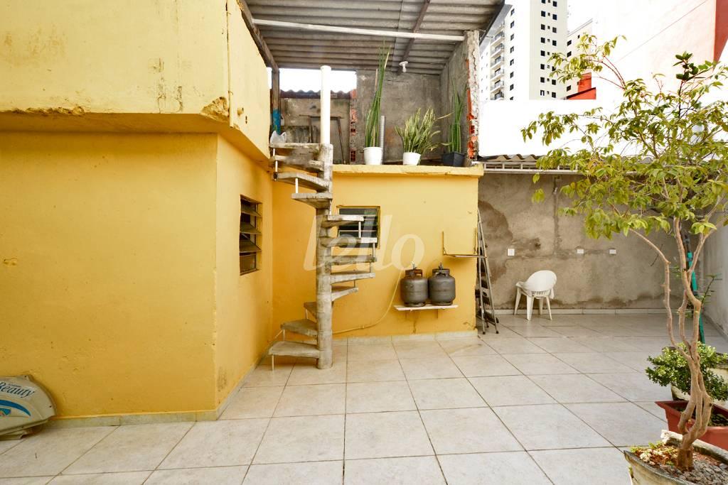 QUINTAL de Casa à venda, sobrado com 200 m², 5 quartos e 7 vagas em Santa Teresinha - Santo André