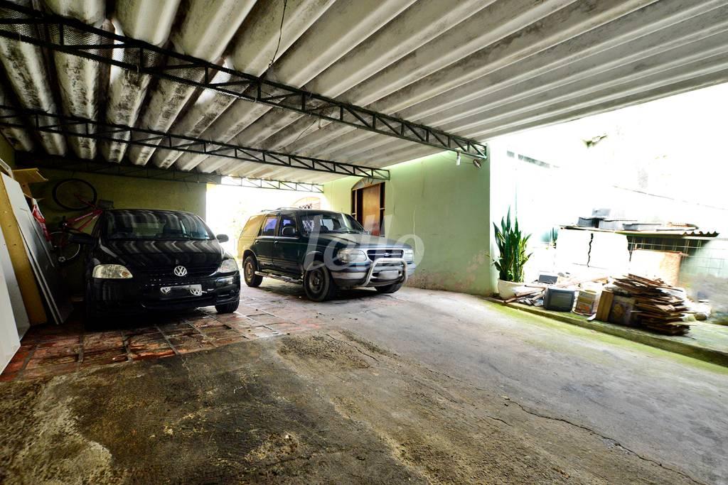 GARAGEM de Casa à venda, sobrado com 200 m², 5 quartos e 7 vagas em Santa Teresinha - Santo André