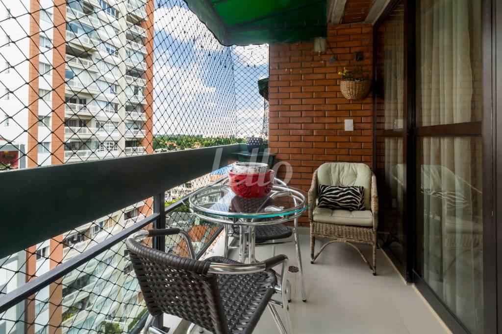 VARANDA de Apartamento à venda, Duplex com 103 m², 4 quartos e 2 vagas em Pinheiros - São Paulo