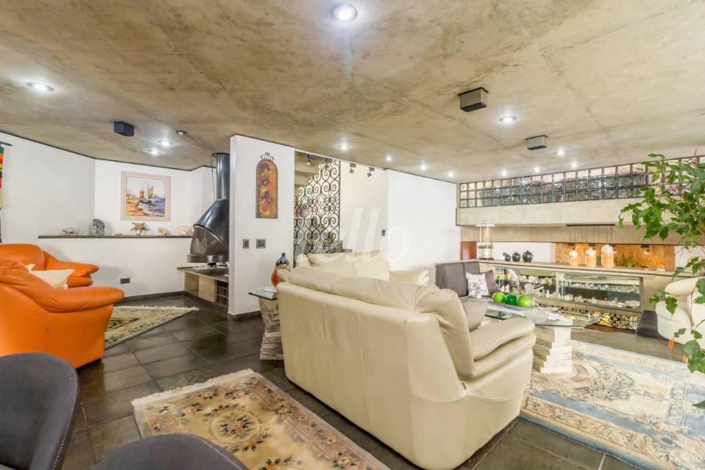 SALA de Casa à venda, assobradada com 550 m², 5 quartos e 4 vagas em Vila Madalena - São Paulo