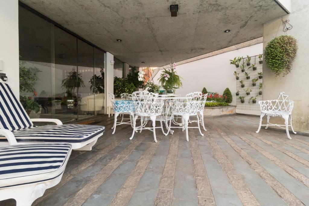 PISCINA de Casa à venda, assobradada com 550 m², 5 quartos e 4 vagas em Vila Madalena - São Paulo