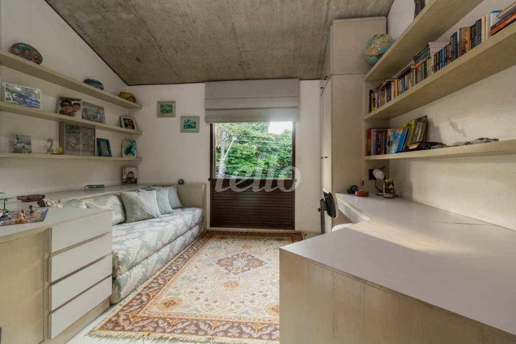 DORMITÓRIO de Casa à venda, assobradada com 550 m², 5 quartos e 4 vagas em Vila Madalena - São Paulo