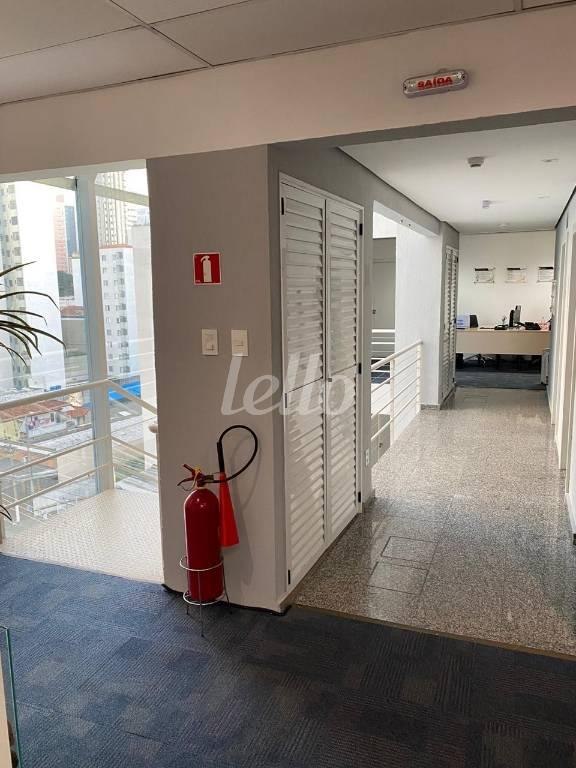 EXTINTORES 2 de Prédio Comercial para alugar, Monousuário com 3500 m², e 25 vagas em Liberdade - São Paulo