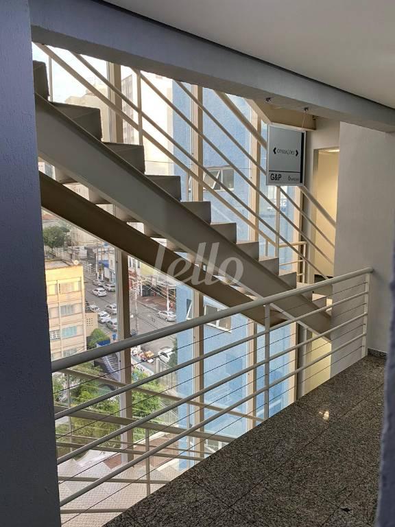 ESCADAS VISTAS de Prédio Comercial para alugar, Monousuário com 3500 m², e 25 vagas em Liberdade - São Paulo