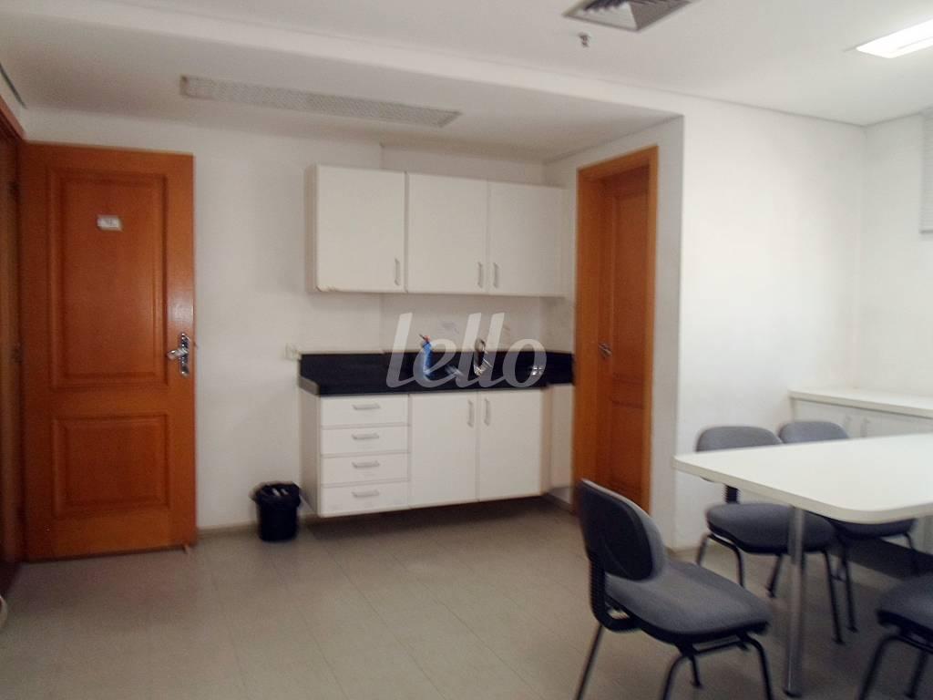 COPA de Sala / Conjunto para alugar, Padrão com 280 m², e 7 vagas em Vila da Saúde - São Paulo