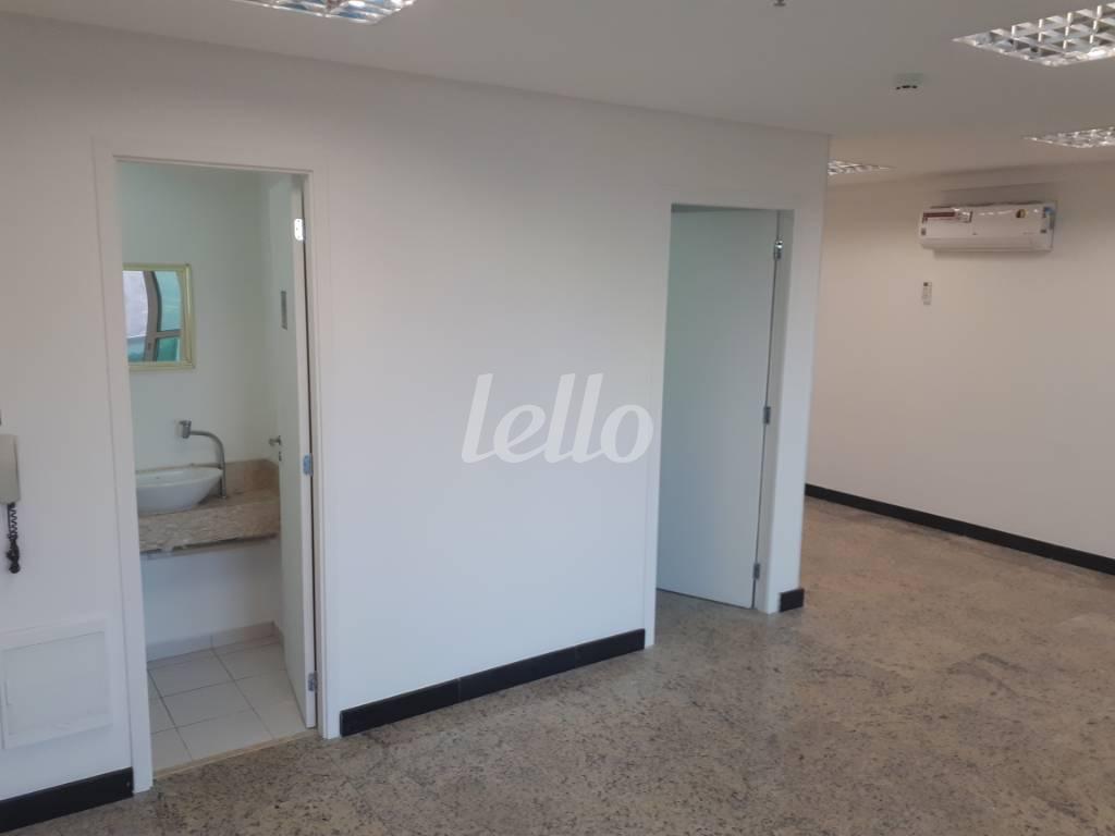 WC de Sala / Conjunto à venda, Padrão com 43 m², e em Aclimação - São Paulo