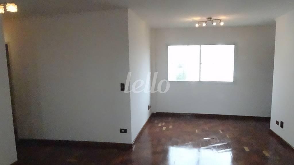 SALA de Apartamento à venda, Padrão com 107 m², 3 quartos e 2 vagas em Chora Menino - São Paulo