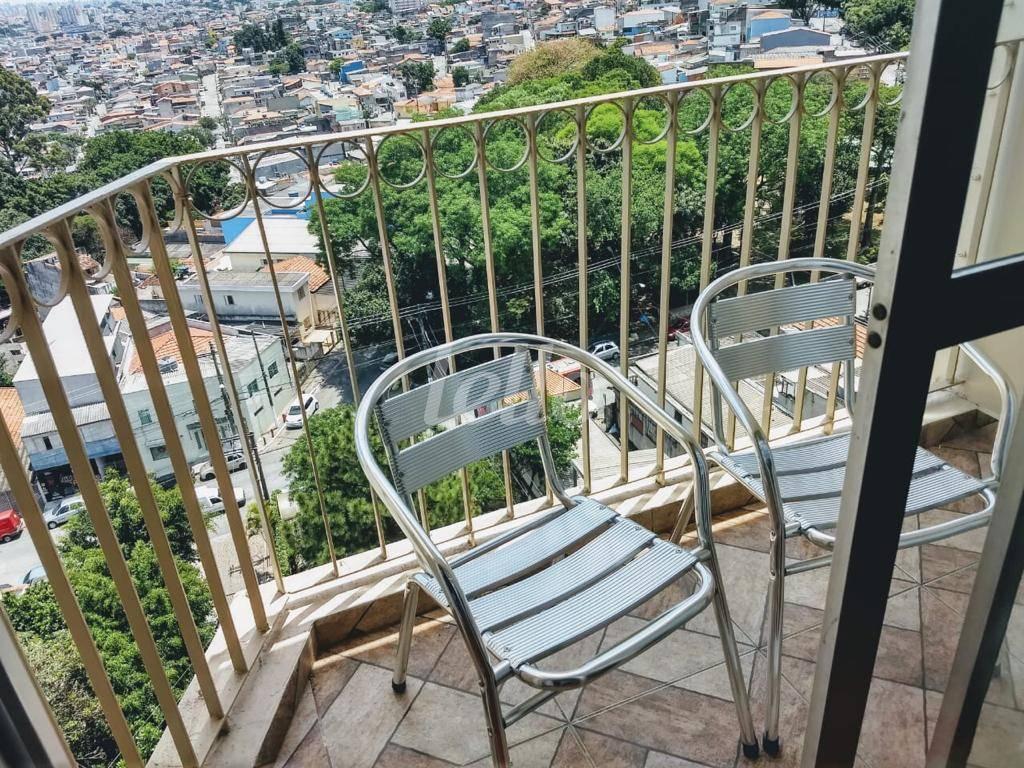 SACADA de Apartamento à venda, cobertura - Padrão com 146 m², 4 quartos e 1 vaga em Parque Tomas Saraiva - São Paulo