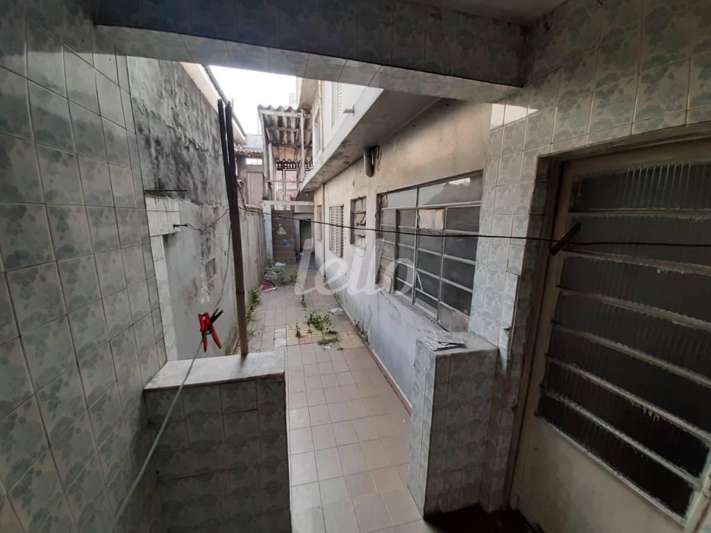 CORREDOR EXTERNO -  VISTA DE BAIXO de Casa à venda, assobradada com 129 m², 4 quartos e 1 vaga em Sapopemba - São Paulo