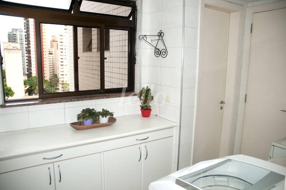 AREA DE SERVIÇO de Apartamento à venda, Padrão com 143 m², 3 quartos e 3 vagas em Santana - São Paulo