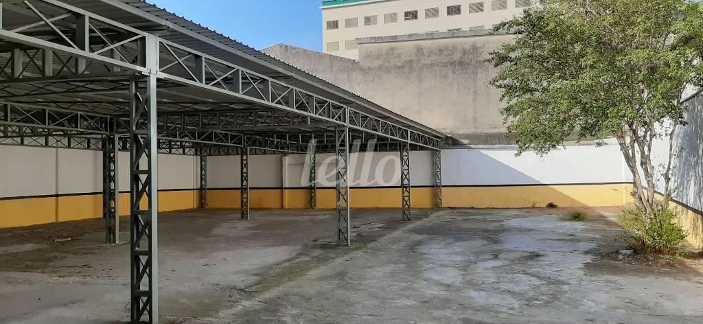 ESTACIONAMENTO de Área / Terreno para alugar, Padrão com 600 m², e em Quarta Parada - São Paulo