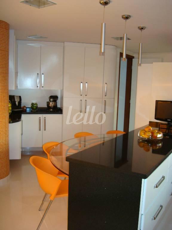 COZINHA de Apartamento à venda, Duplex com 550 m², 4 quartos e 6 vagas em Jardim - Santo André