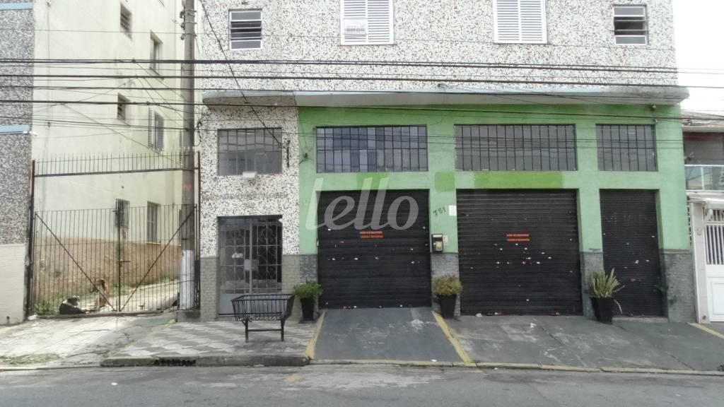 FACHADA de Salão para alugar, Padrão com 357 m², e 20 vagas em Santana - São Paulo