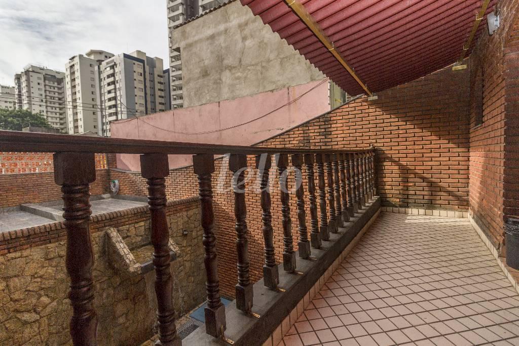 SACADA ÁREA DE SERVIÇO de Casa à venda, sobrado com 240 m², 3 quartos e 3 vagas em Tatuapé - São Paulo