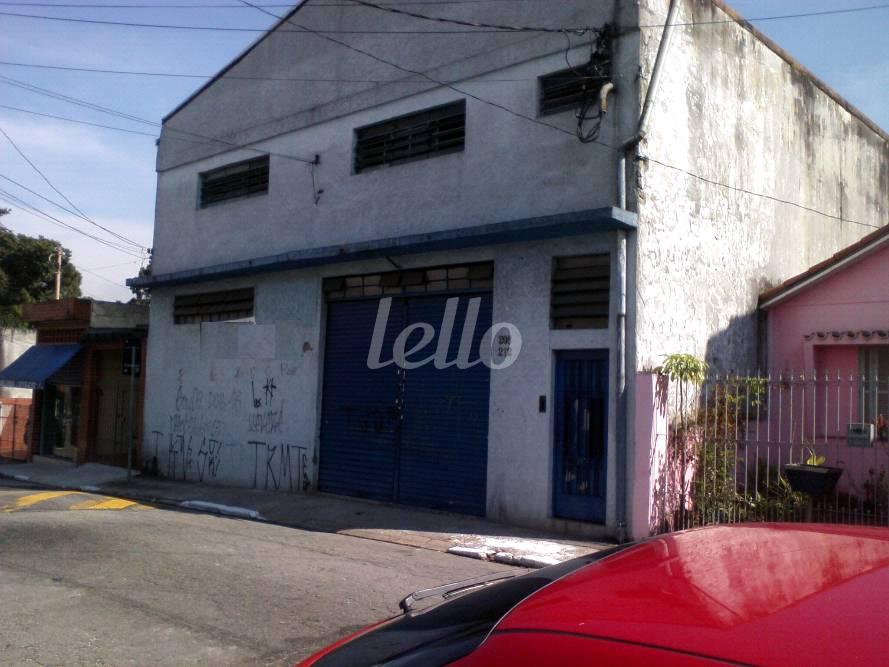 FACHADA de Galpão/Armazém à venda, Padrão com 1000 m², e 6 vagas em Vila Ema - São Paulo