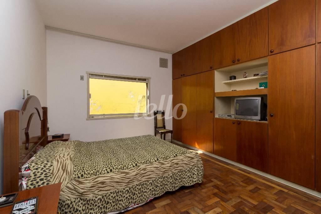 SUÍTE 2 de Casa à venda, térrea com 325 m², 3 quartos e 10 vagas em Campo Belo - São Paulo