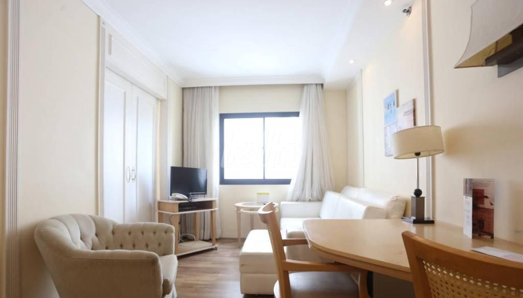 SALA de Apartamento para alugar, Padrão com 38 m², 1 quarto e 1 vaga em Jardim Paulista - São Paulo