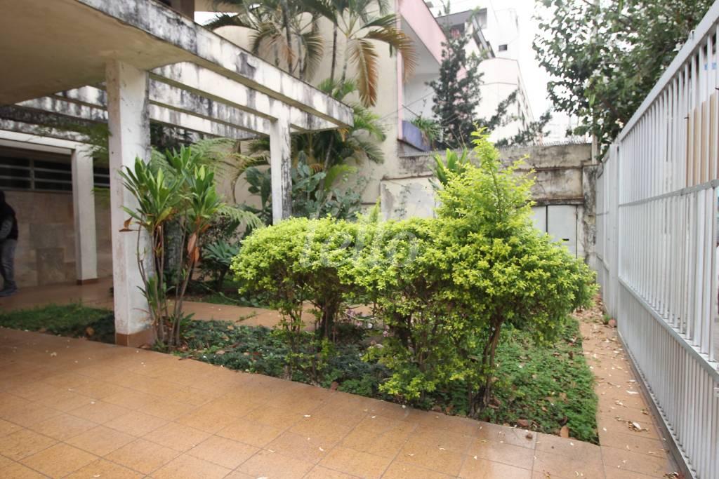 GARAGEM de Casa para alugar, sobrado com 182 m², e 2 vagas em Água Branca - São Paulo