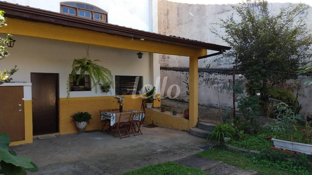 QUINTAL de Casa à venda, sobrado com 363 m², 4 quartos e 2 vagas em Vila Irmãos Arnoni - São Paulo