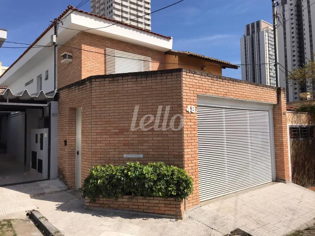 FACHADA de Casa à venda, sobrado com 180 m², 2 quartos e 2 vagas em Vila Leopoldina - São Paulo