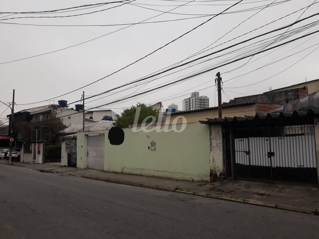 FACHADA de Casa à venda, térrea com 92 m², 2 quartos e 4 vagas em Vila Vitório Mazzei - São Paulo