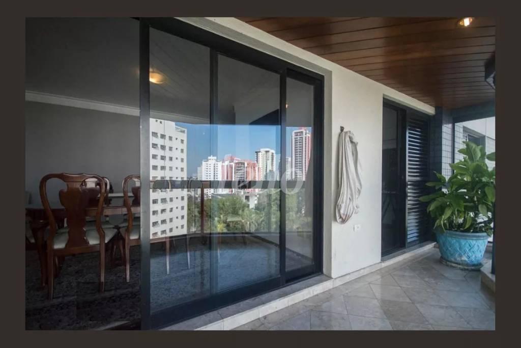 SACADA de Apartamento à venda, Padrão com 150 m², 4 quartos e 2 vagas em Vila Alexandria - São Paulo