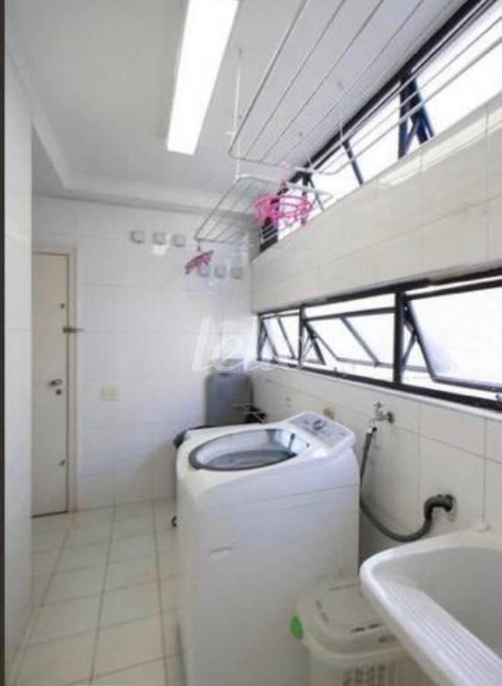 ÁREA DE SERVIÇO de Apartamento à venda, Padrão com 250 m², 5 quartos e 2 vagas em Santa Cecília - São Paulo