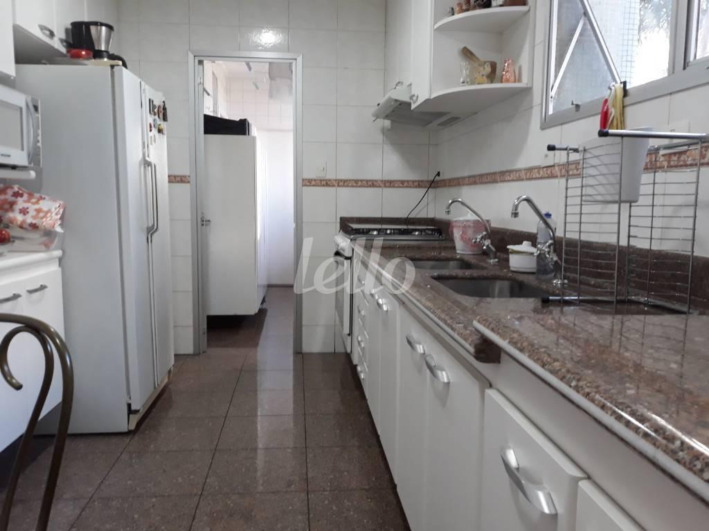 COZINHA de Apartamento à venda, Padrão com 134 m², 3 quartos e 2 vagas em Água Fria - São Paulo
