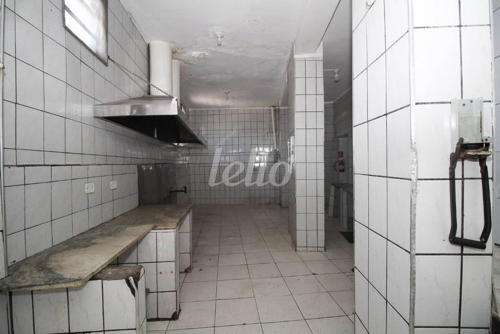 COZINHA de Loja à venda, Padrão com 334 m², e em Centro - São Paulo