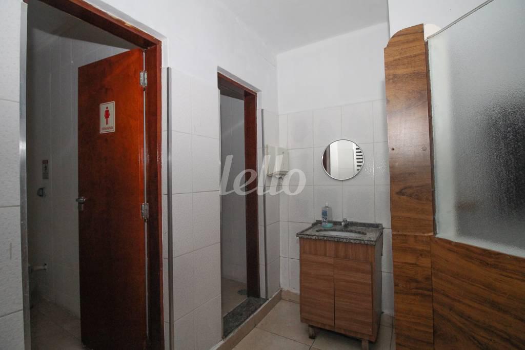 BANHEIROS 1 E 2 - SALÃO (3) de Loja à venda, Padrão com 334 m², e em Centro - São Paulo