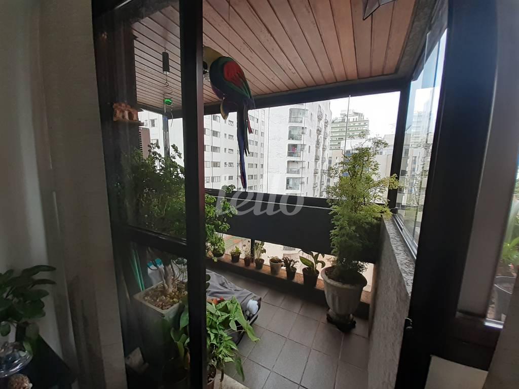VARANDA de Apartamento à venda, cobertura - Padrão com 166 m², 4 quartos e 3 vagas em Pinheiros - São Paulo