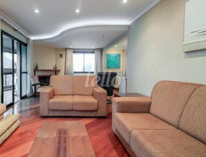 SALA DOIS AMBIENTES de Apartamento à venda, Padrão com 193 m², 4 quartos e 5 vagas em Vila Gomes Cardim - São Paulo