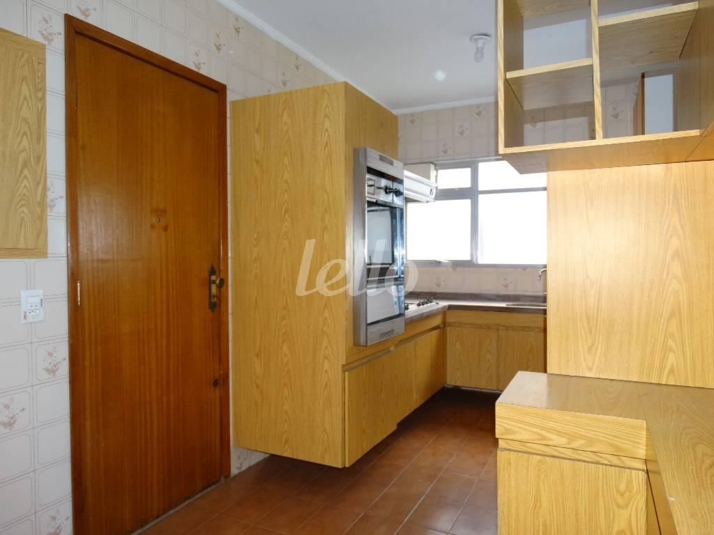 COPA de Apartamento à venda, Padrão com 150 m², 4 quartos e 2 vagas em Pinheiros - São Paulo