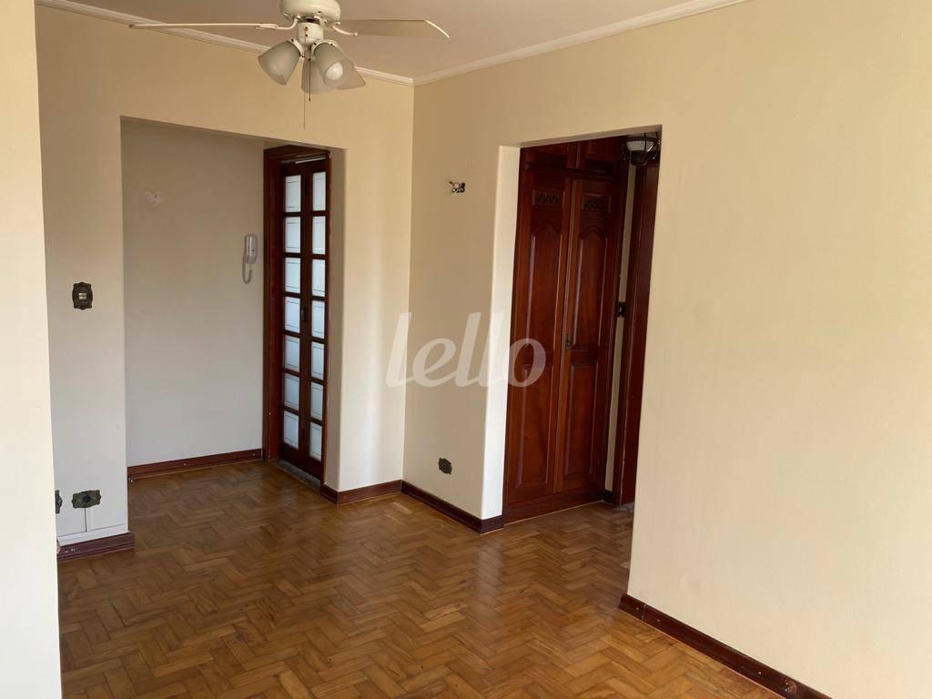 SALA de Apartamento para alugar, Padrão com 51 m², 1 quarto e 1 vaga em Vila Anglo Brasileira - São Paulo